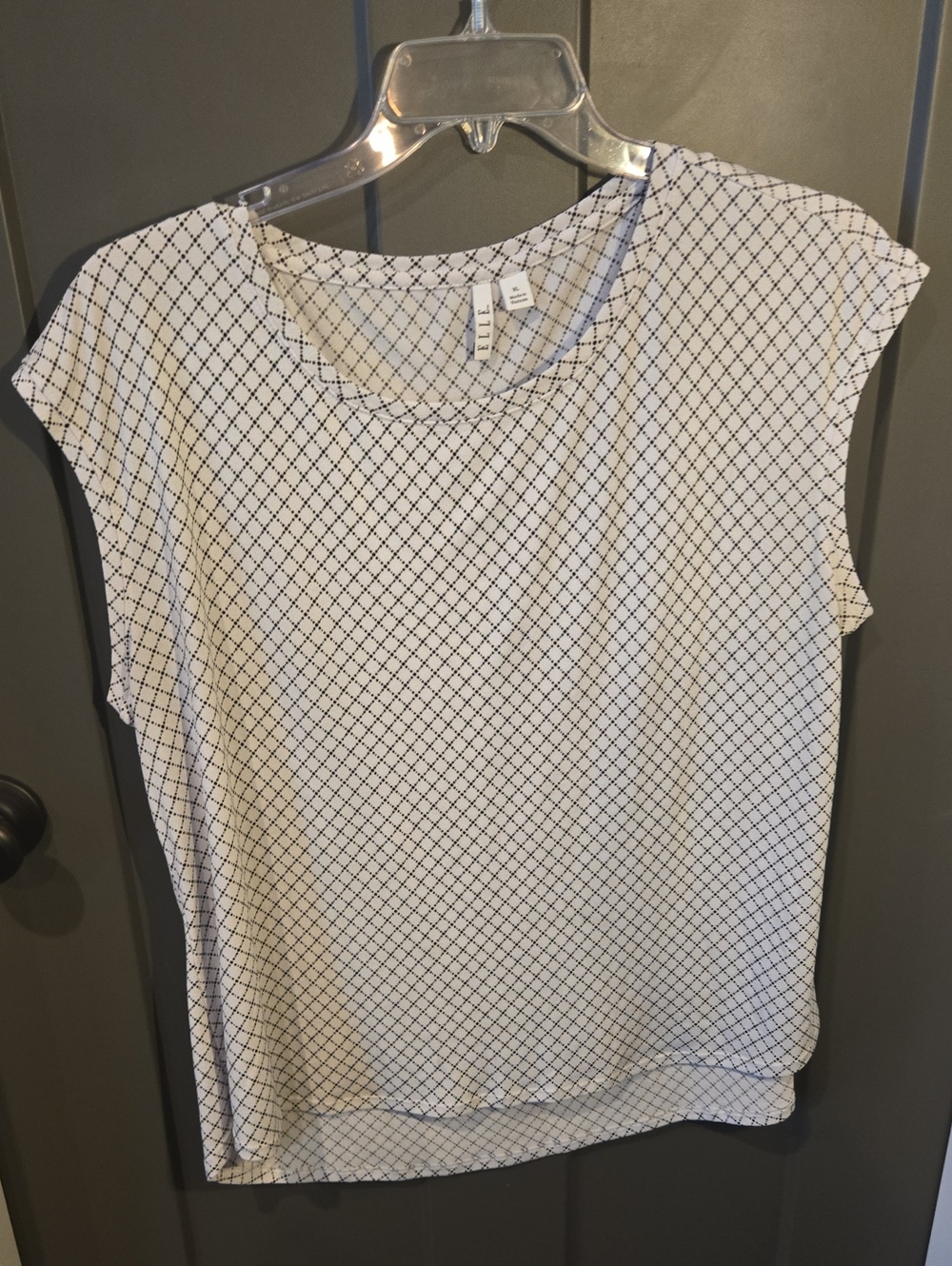 Elle Black and White Short-Sleeve Grid Print Top
